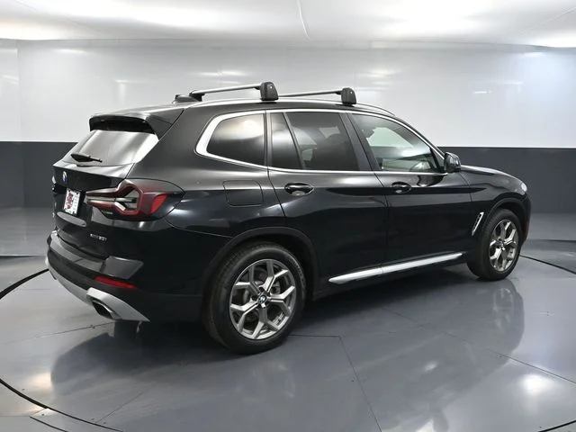 Used 2023 Black BMW xDrive30i image 6