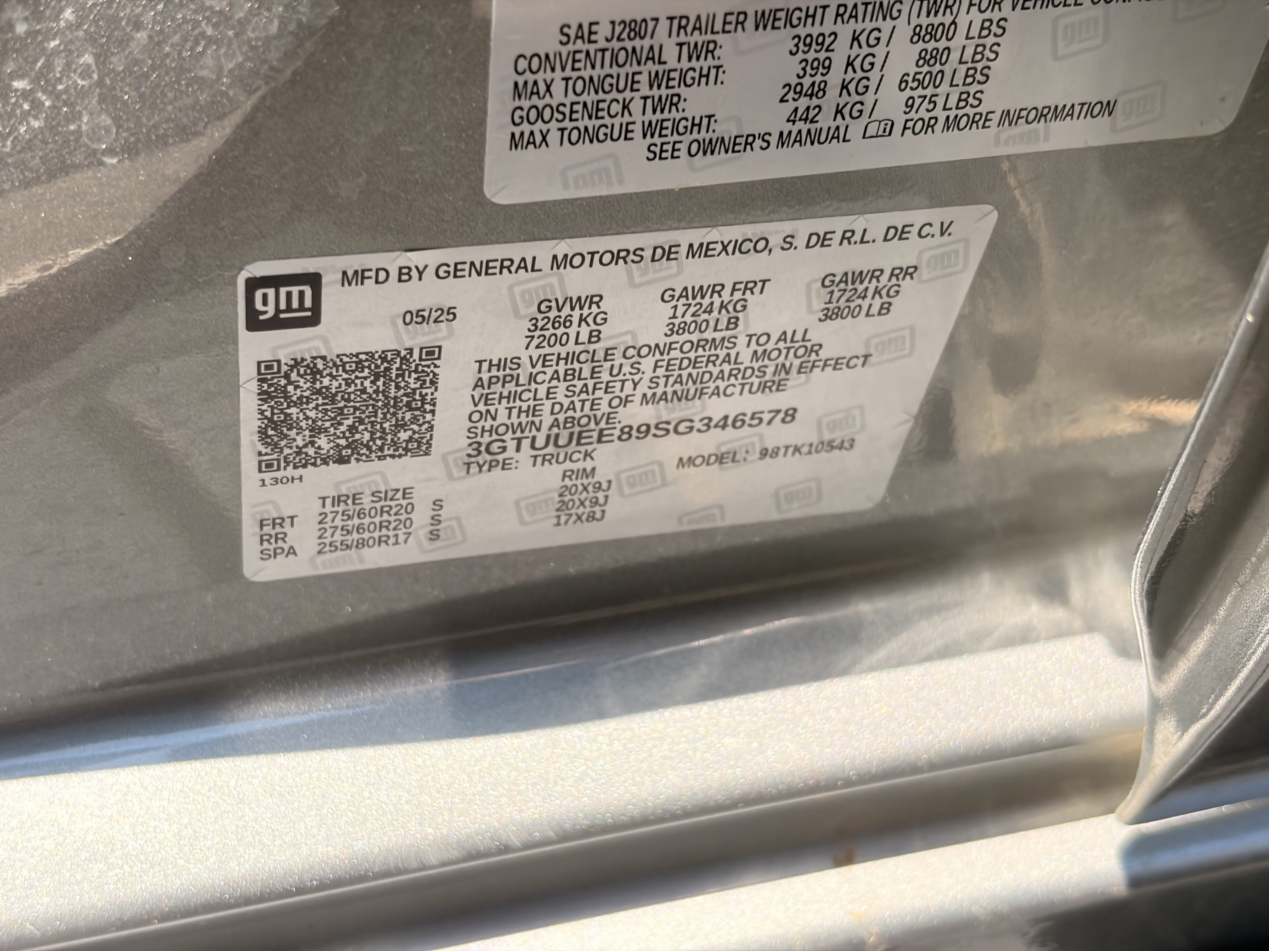 Used 2025 Sterling Metallic GMC AT4 image 11
