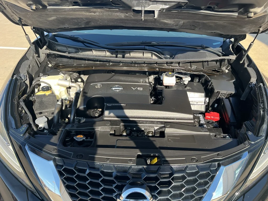 Used 2020 Super Black Metallic Nissan Platinum image 26