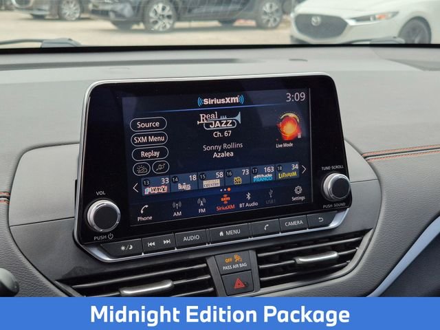 Used 2022 Black Nissan 2.5 SR image 21