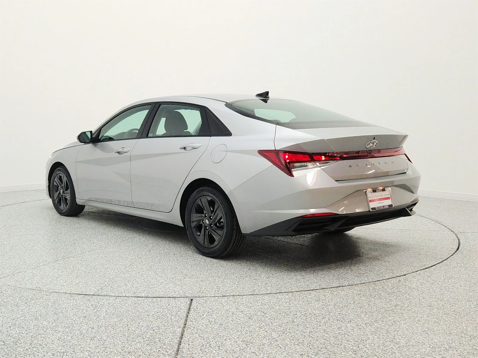 Used 2021 Shimmering Silver Pearl Hyundai SEL IVT image 7