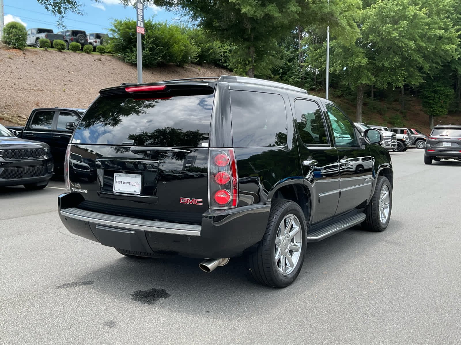 Used 2013 Onyx Black GMC Denali image 5