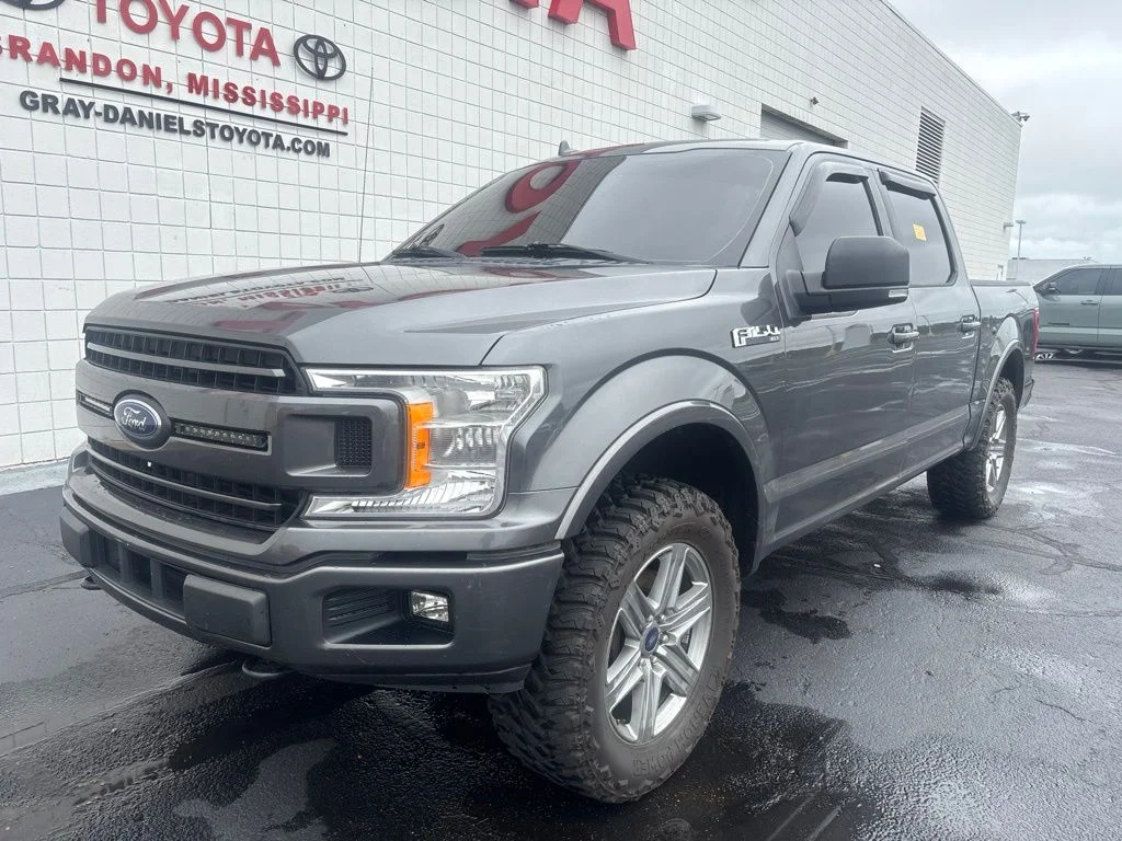 Used 2018 Gray Ford XLT image 1