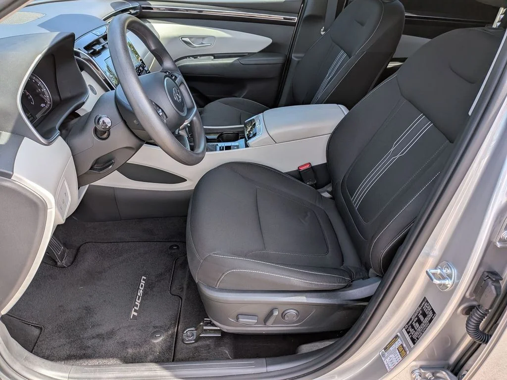 Used 2023 Silver Hyundai SEL image 11