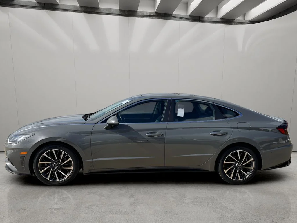 Used 2022 Hampton Gray Hyundai Limited image 2