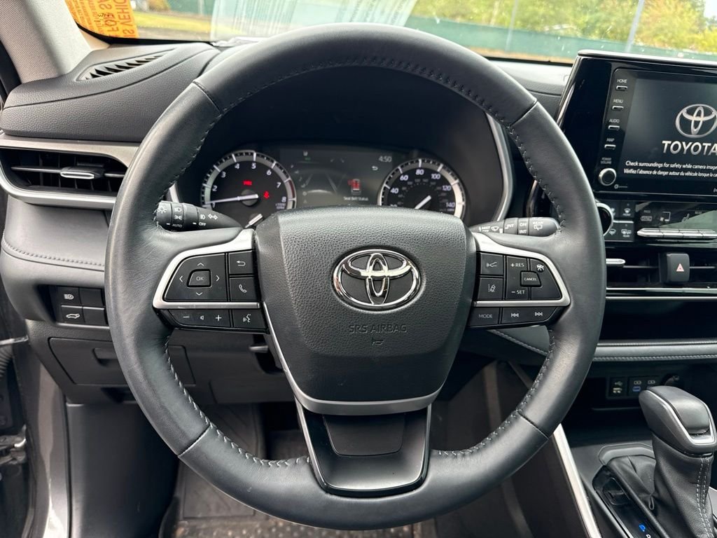 Used 2022 Magnetic Gray Metallic Toyota XLE image 9