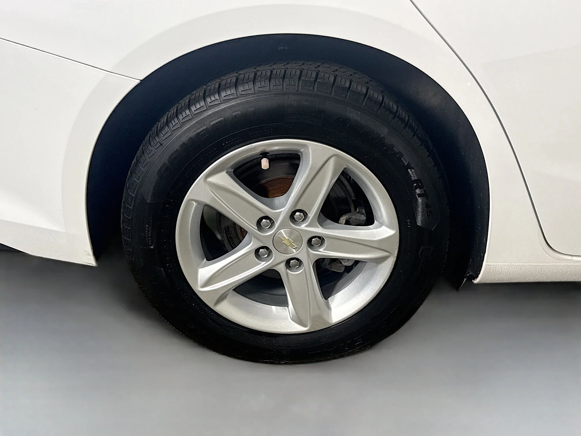 Used 2019 Summit White Chevrolet LS image 29