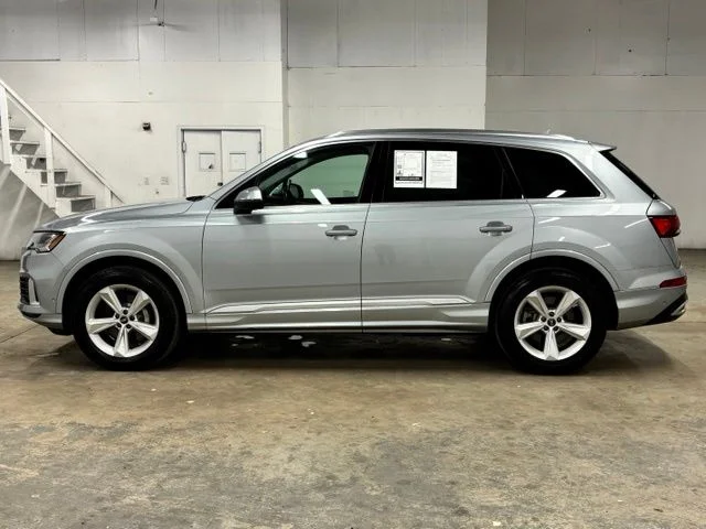 Used 2024  Audi 45 Premium Plus image 4