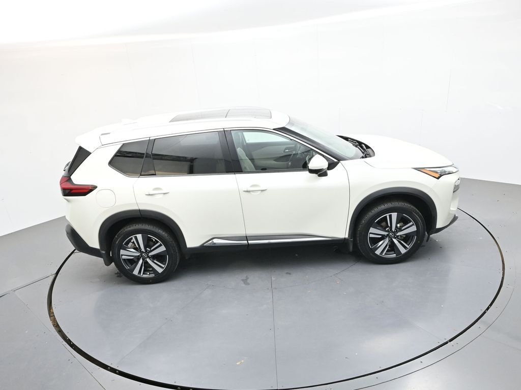 Used 2023 Pearl White Nissan SL image 31