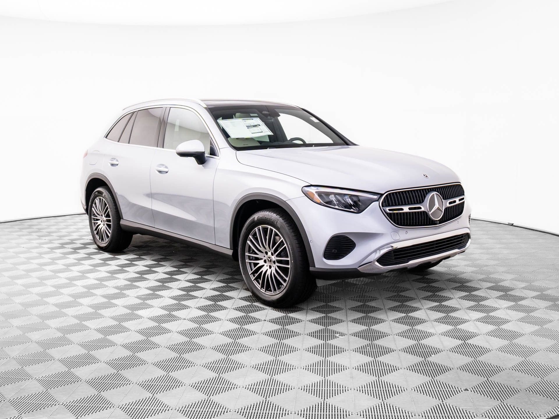 New 2026 Silver Mercedes-Benz GLC 300 image 7