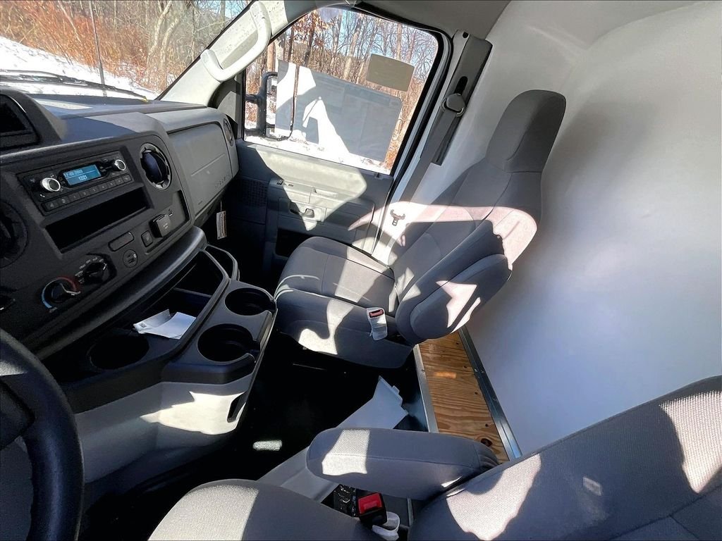 New 2026 Oxford White Ford Base image 30