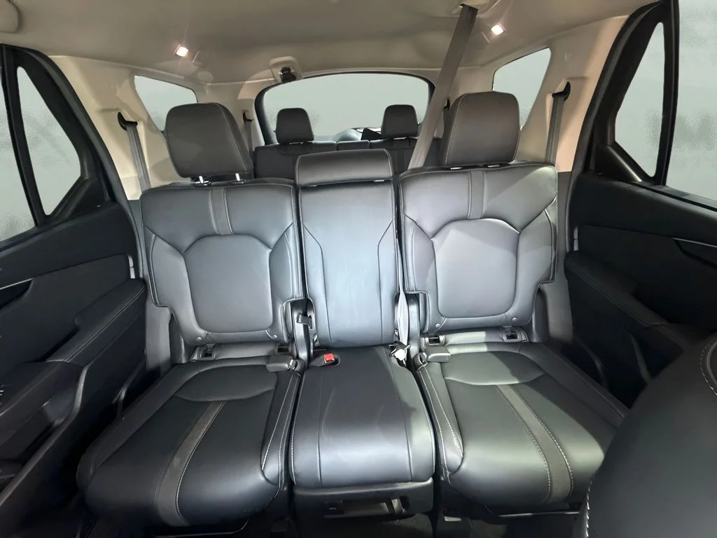 Used 2025 Black Honda EX-L image 12