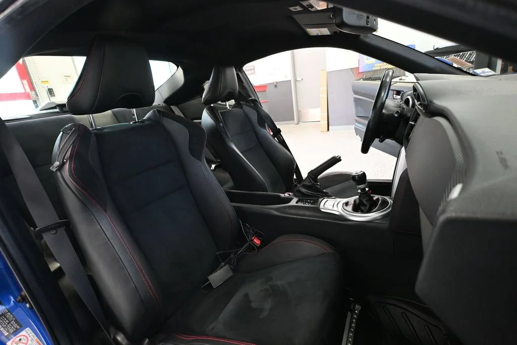 Used 2016 Blue Subaru Limited image 32