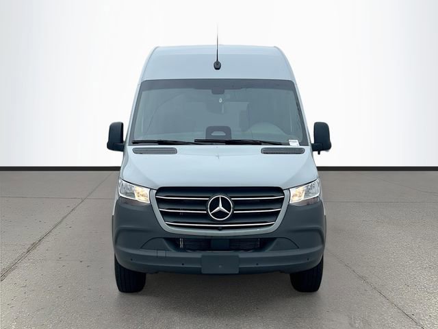 New 2026 Silver Gray Mercedes-Benz Crew 144 WB image 2