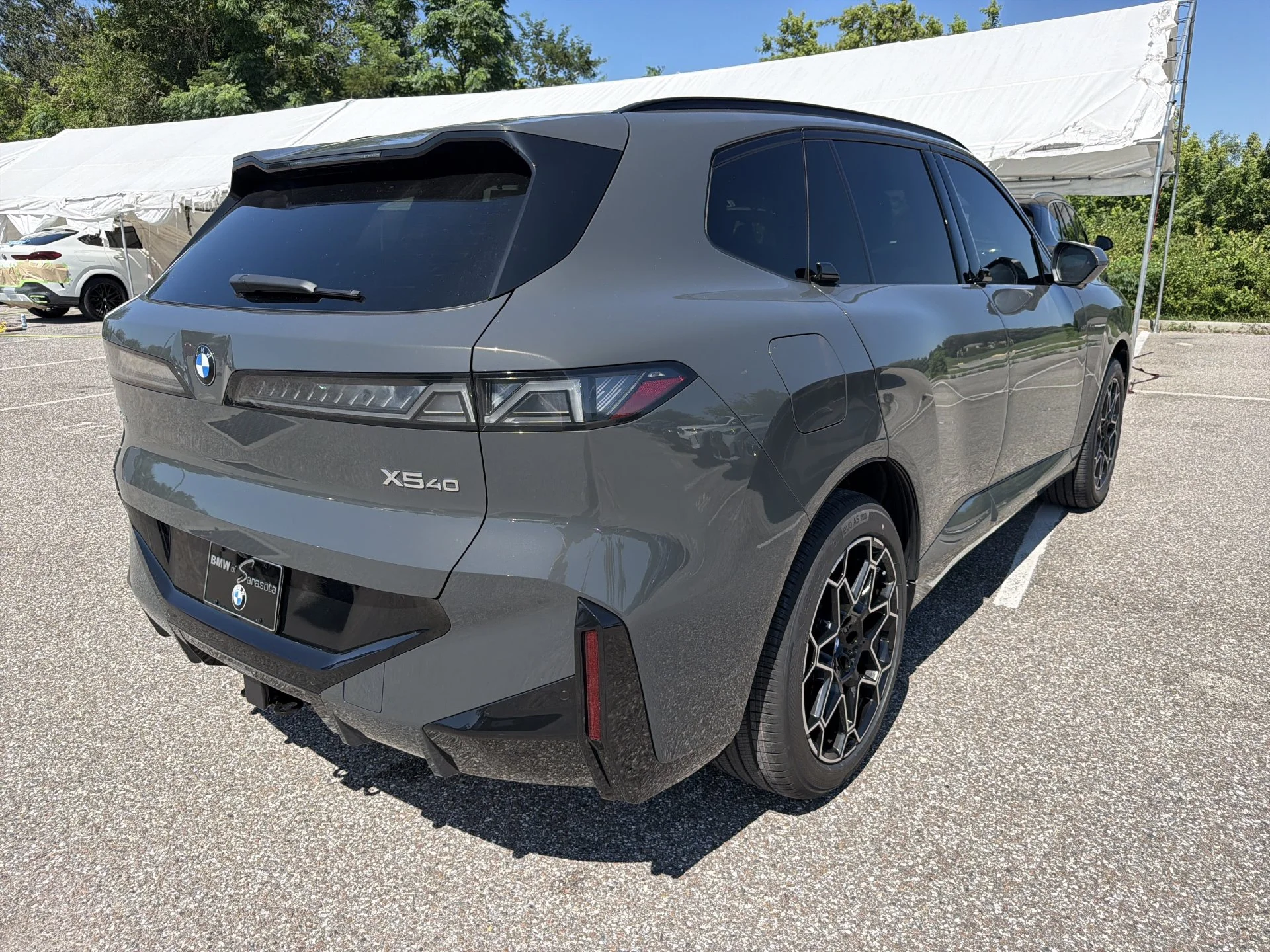 New 2027 Dravit Grey Metallic BMW  image 3