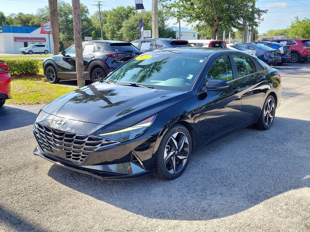 Used 2021 Black Hyundai Limited image 3