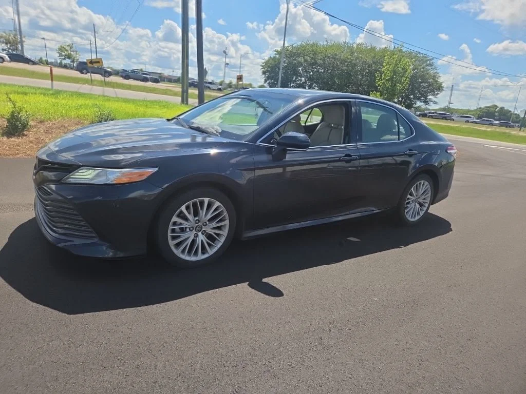 Used 2020 Blue Toyota XLE image 4