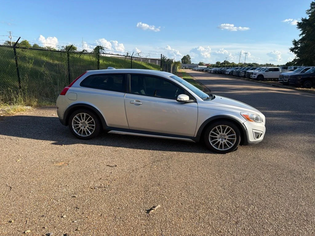 Used 2011  Volvo T5 image 7