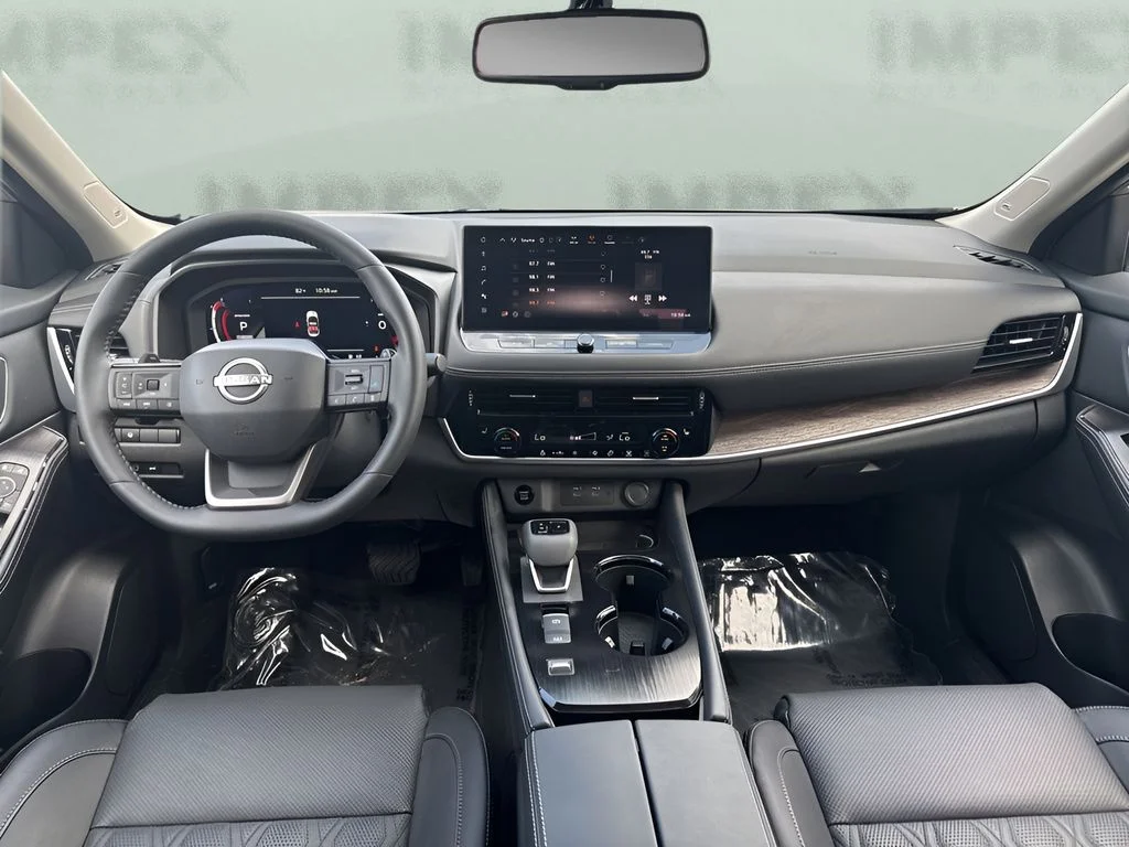 Used 2025 Gold Nissan Platinum image 13