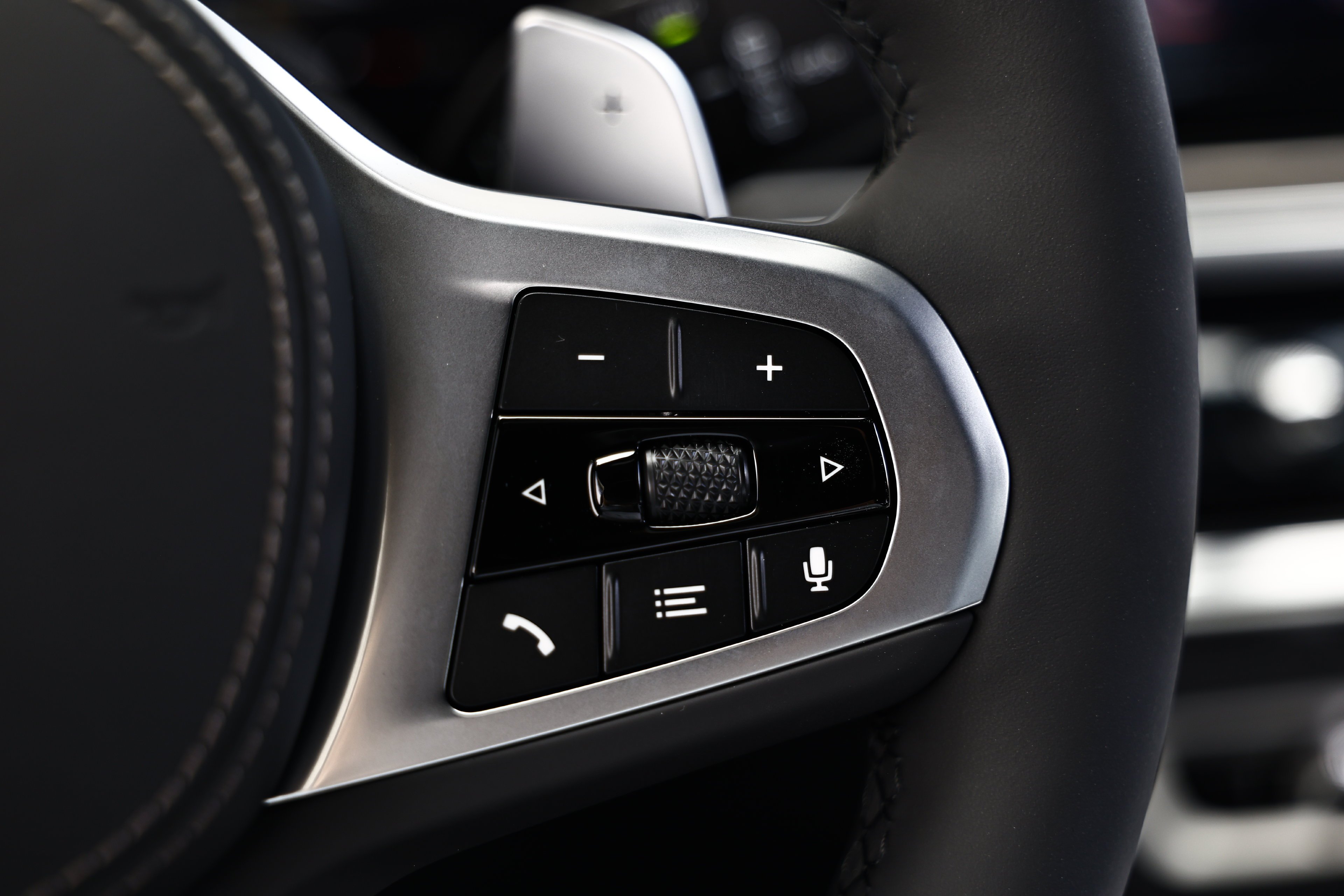 New 2027 Carbon Black Metallic BMW xDrive40i image 36