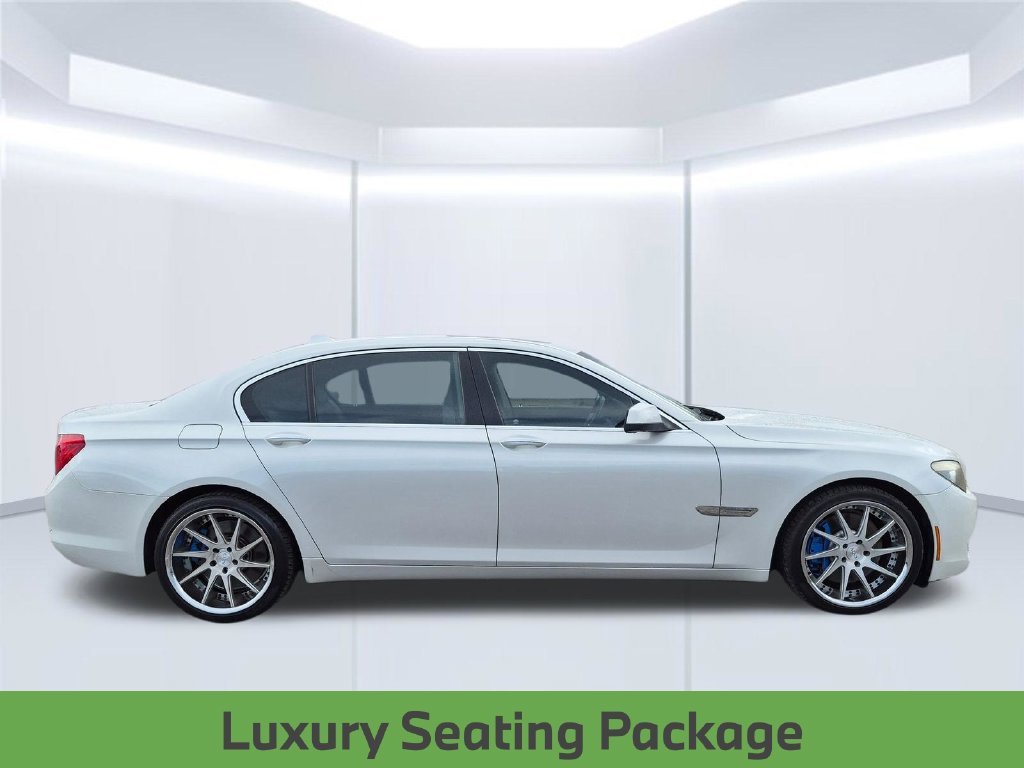 Used 2009 White BMW 750Li image 8