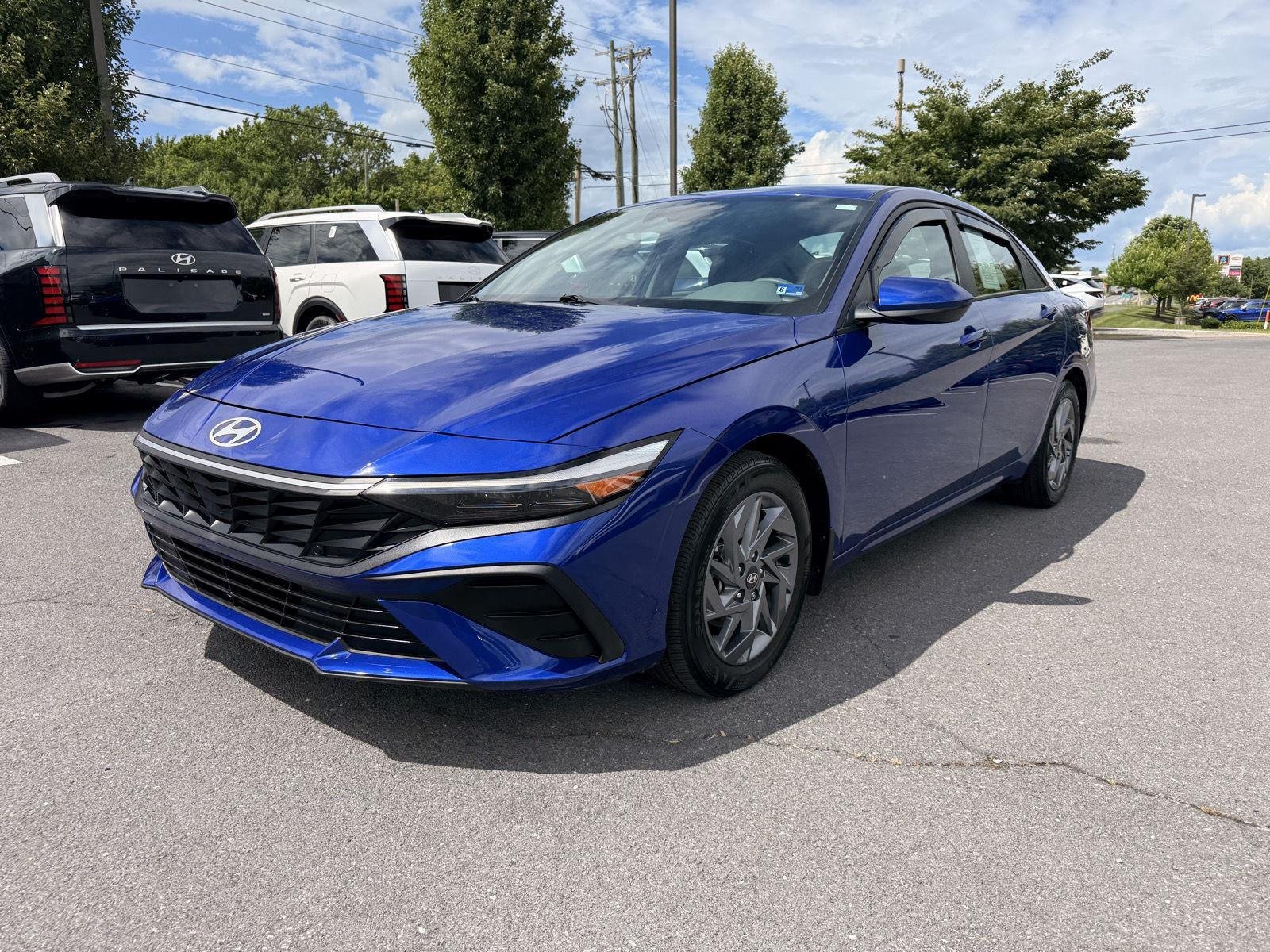 Used 2024 Intense Blue Hyundai SEL image 7
