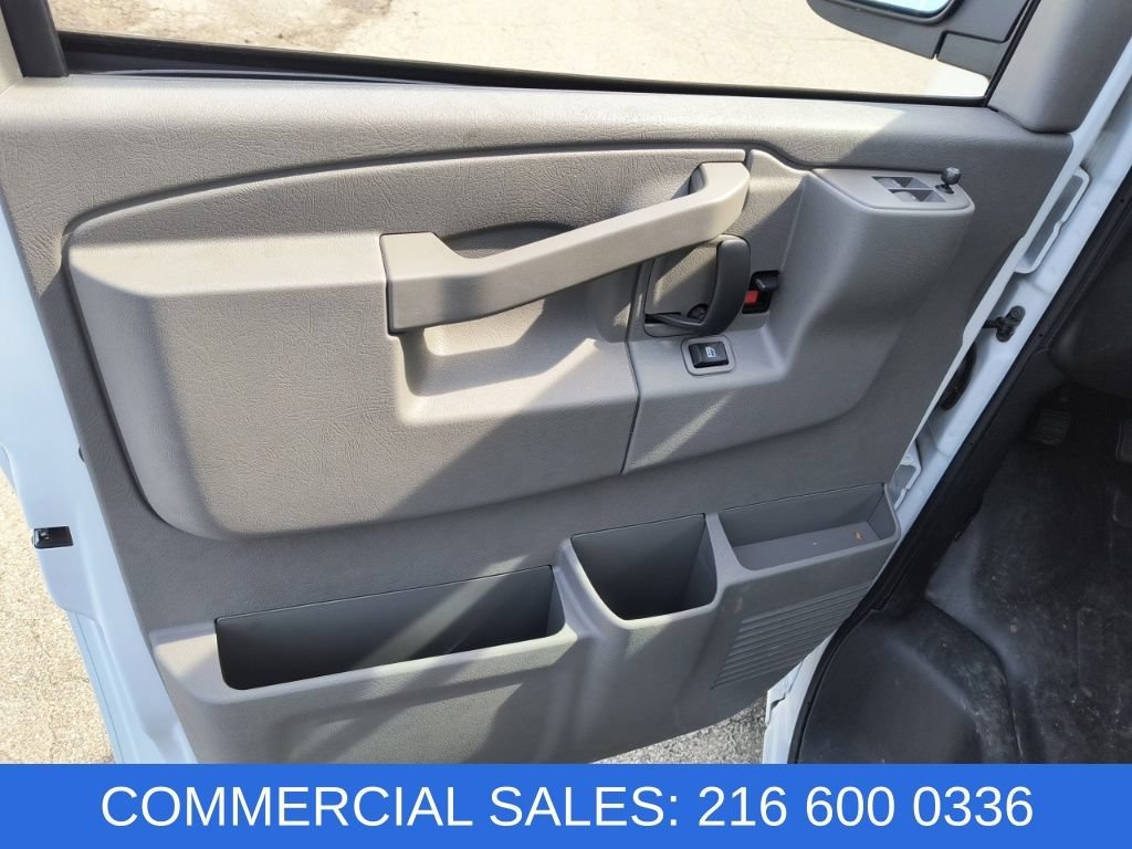 2025 Chevrolet Express Cargo Work Van - Photo 20