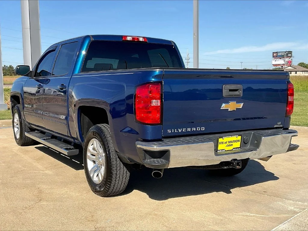 Used 2018 Blue Chevrolet LT image 4