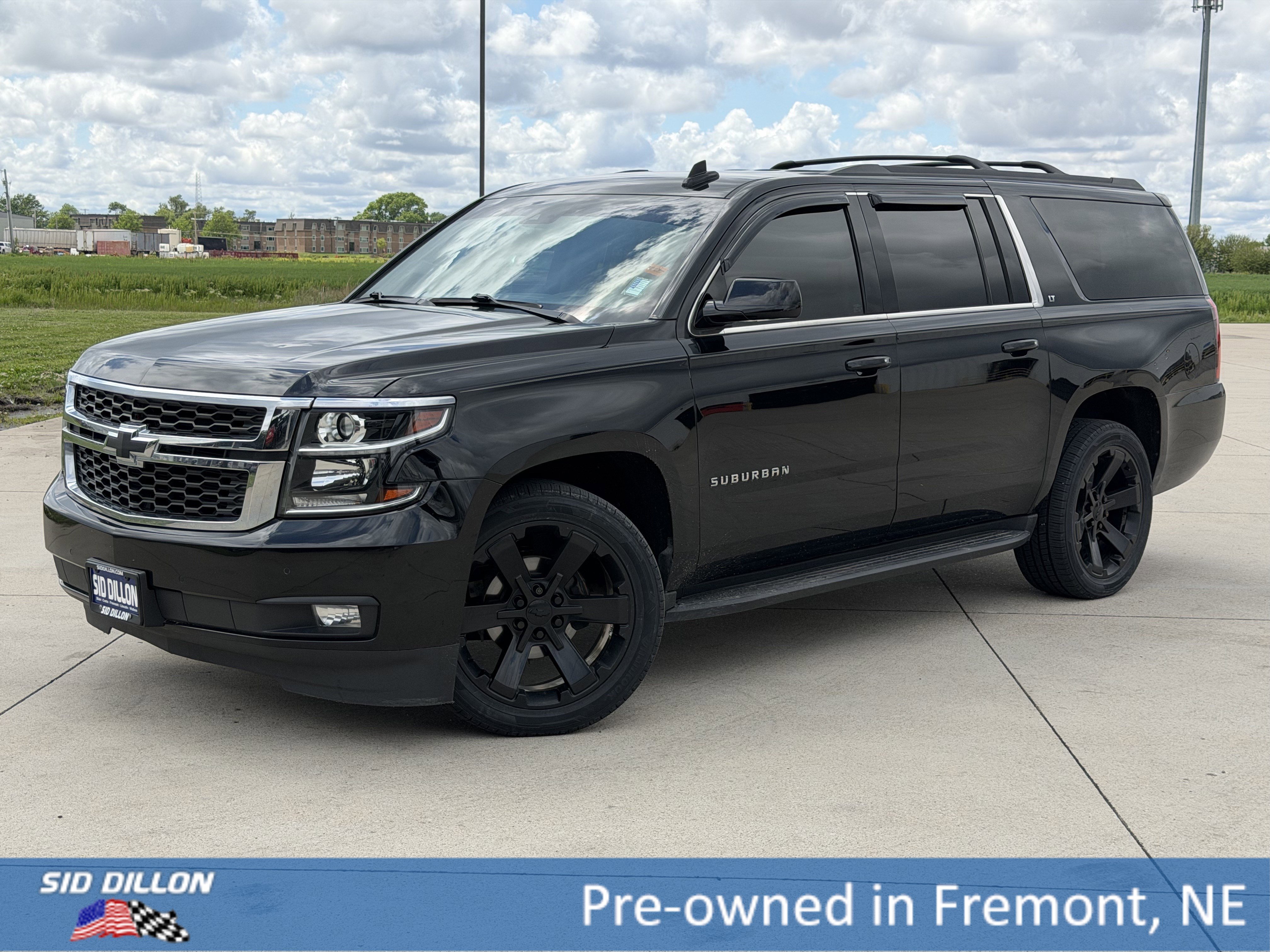 2020 Chevrolet Suburban 4WD 1500 LT's photo