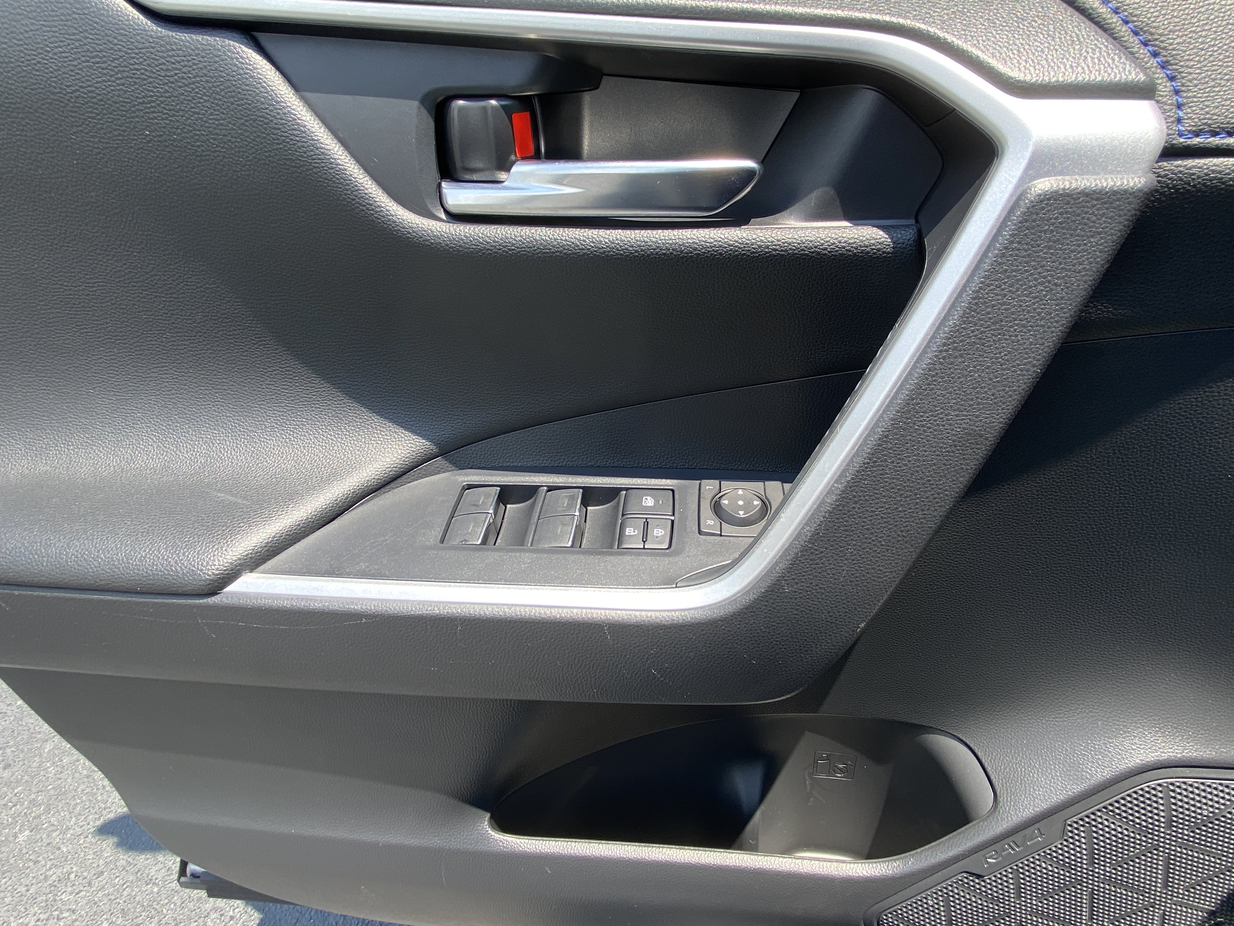 Used 2022 Silver Sky Metallic Toyota Hybrid XSE image 9