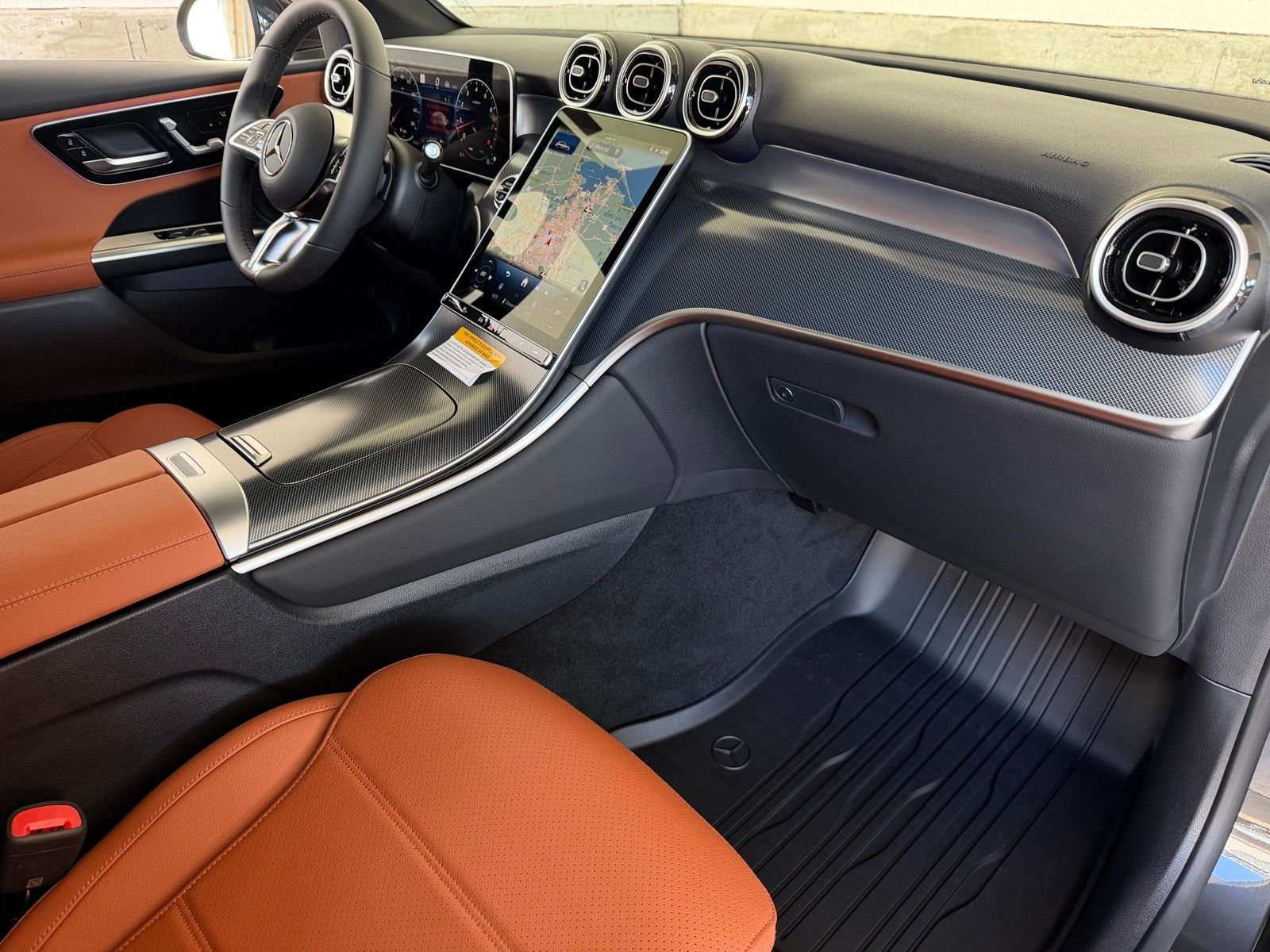 New 2026 Graphite Grey Metallic Mercedes-Benz GLC 300 image 14