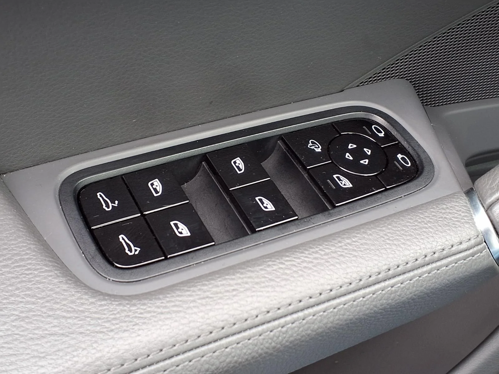 Used 2021 Black Porsche Base image 24