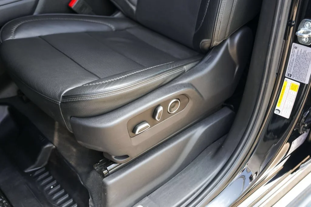 Used 2024 Onyx Black GMC Denali image 11