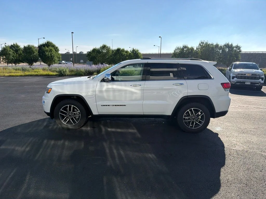 Used 2021 White Jeep Limited image 2