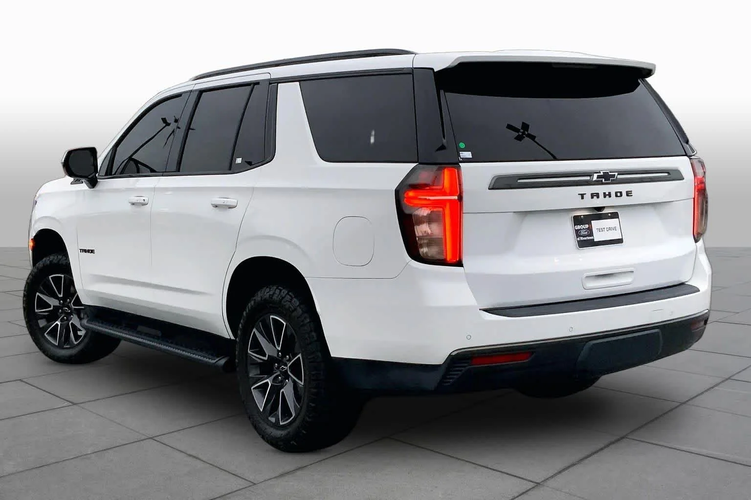 Used 2021 Summit White Chevrolet Z71 image 11