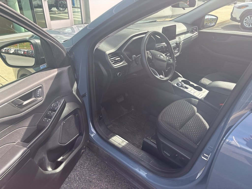 Used 2023 Vapor Blue Ford Active image 5