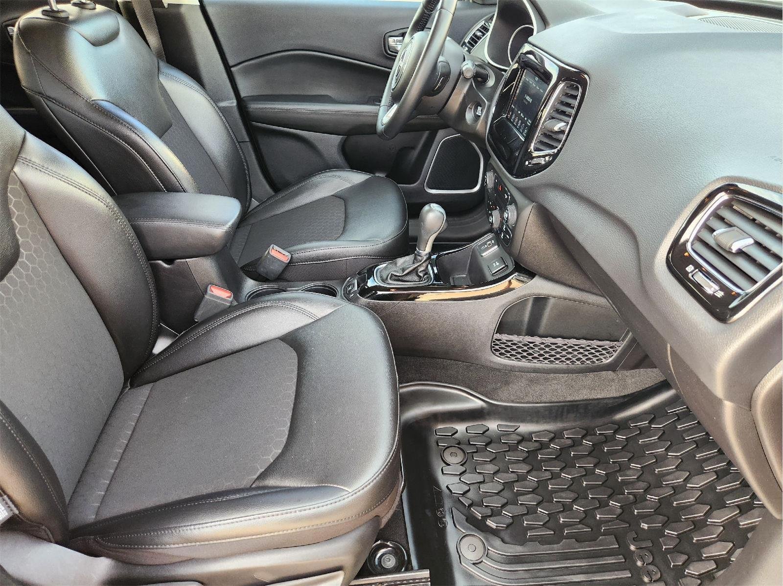 2020 Jeep Compass photo 14 of 33