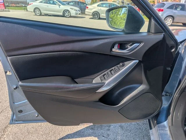 Used 2014 Blue Mazda i Sport image 9