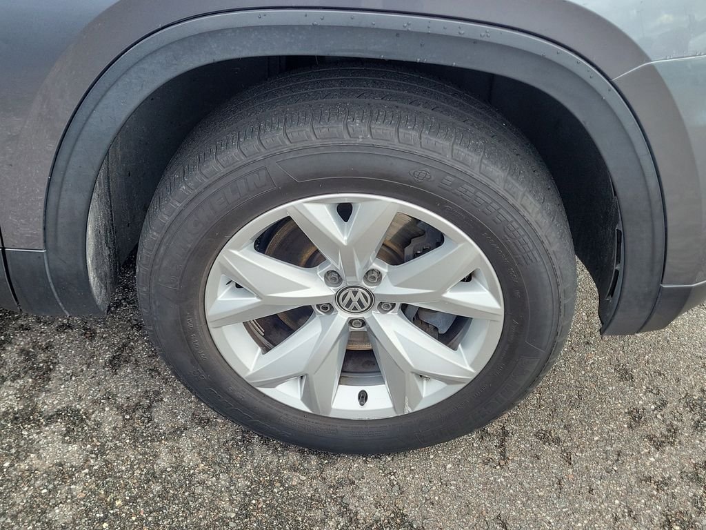Used 2019 Gray Volkswagen 2.0T S image 37