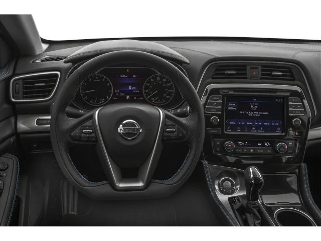 Used 2022 Pearl White Tricoat Nissan SV image 4