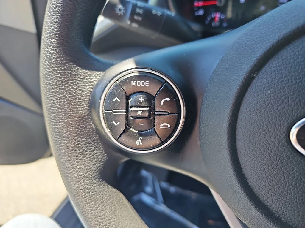 Used 2020 Silver Kia S image 17
