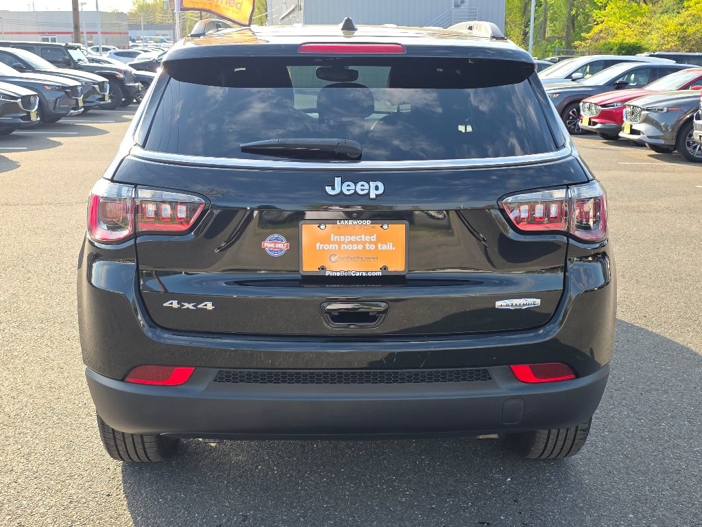 Certified Used 2023 Diamond Black Crystal Pearl Coat Jeep Latitude image 15
