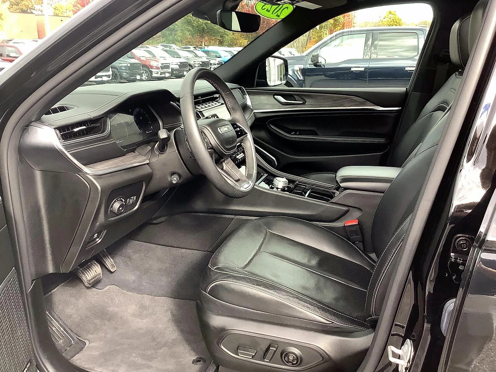 2023 Jeep Grand Cherokee Overland - Photo 15