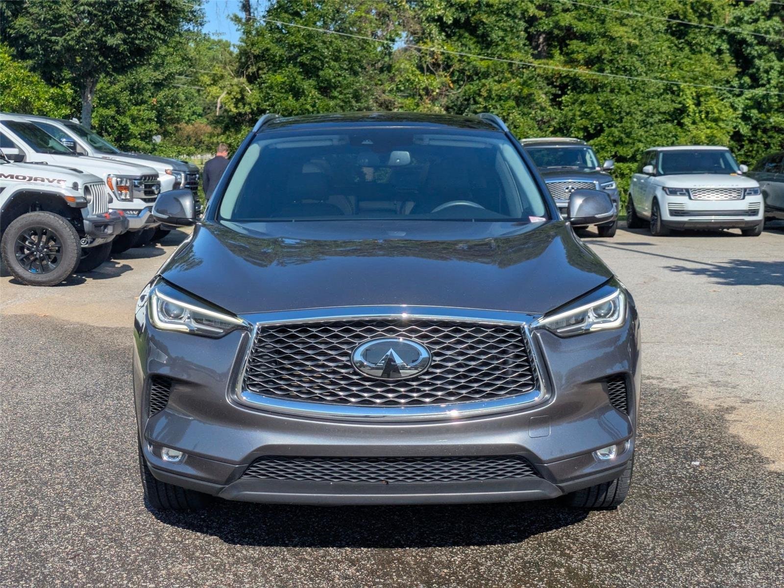 Used 2020  INFINITI  image 2