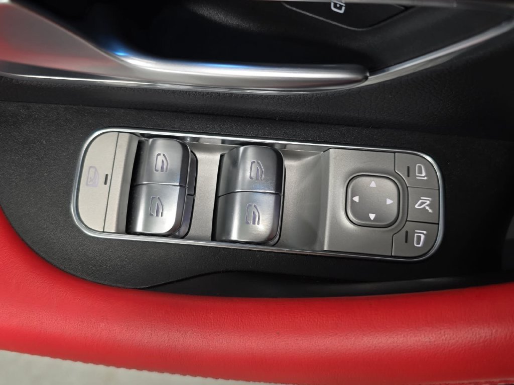 Used 2025 Polar White Mercedes-Benz GLE 53 AMG® image 23