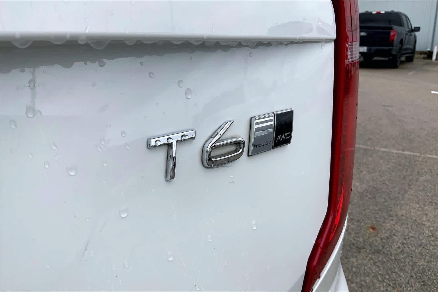 Used 2018  Volvo Inscription image 9