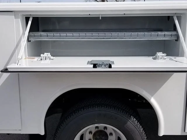 2025 Ford F-550 Super Duty Chassis Cab XL - Photo 14