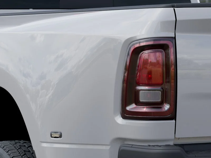 New 2026 Bright White Clear-Coat Exterior Paint RAM Tradesman image 36