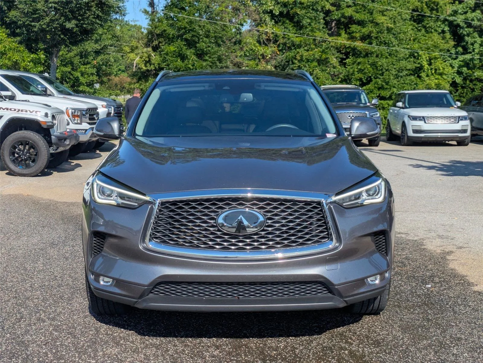 Used 2020  INFINITI LUXE image 2