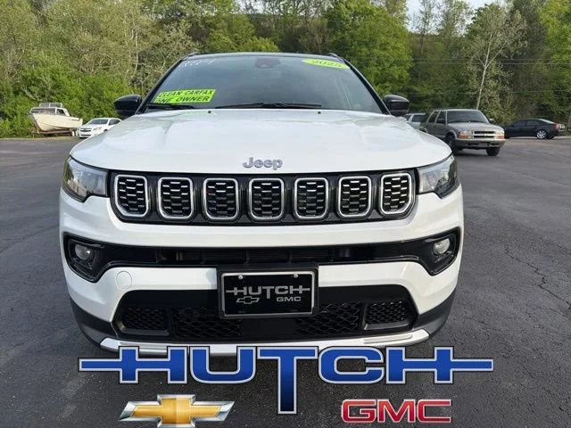 Used 2025 White Jeep Limited 4x4 image 6